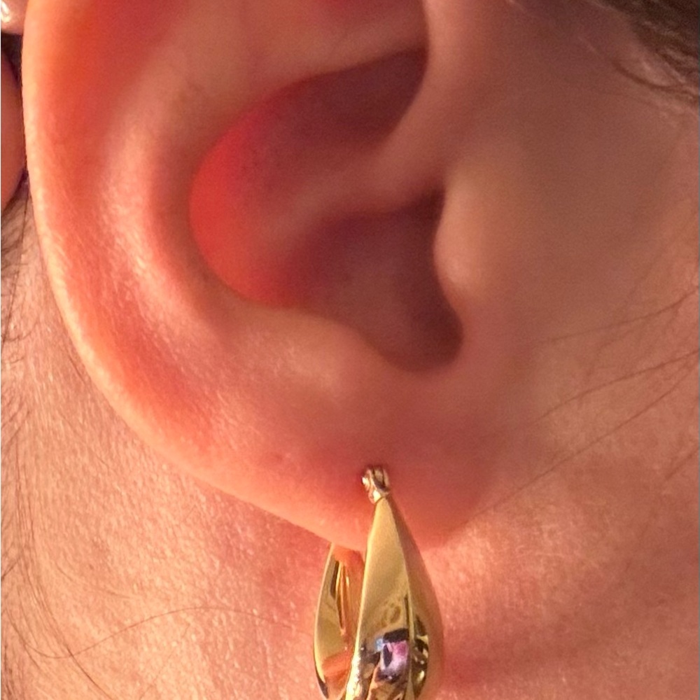 Solid 14k gold teardrop hoops - Picture 9 of 12